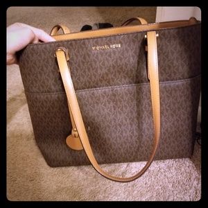 Michael kors purse